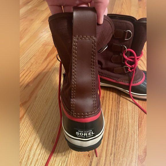 Women’s Sorel waterproof boots - Picture 10 of 12